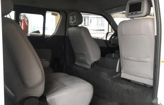 White Toyota Hiace 2016 at 38639 km for sale-4