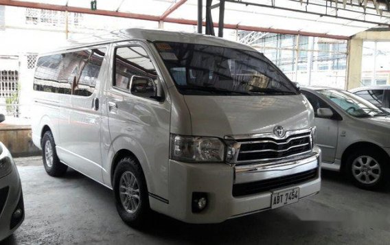 White Toyota Hiace 2016 at 38639 km for sale-1