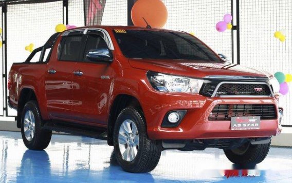Orange Toyota Hilux 2018 at 4000 km for sale -1
