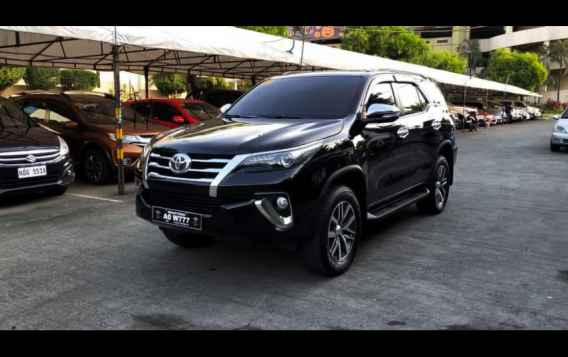 Selling Toyota Fortuner 2017 SUV at 20344 km-1