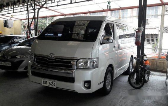 White Toyota Hiace 2016 at 38639 km for sale-2