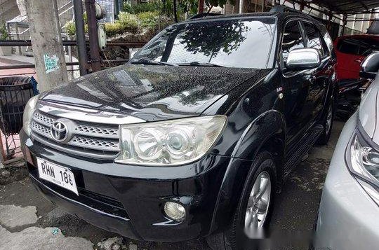 Black Toyota Fortuner 2009 for sale in Quezon City-2