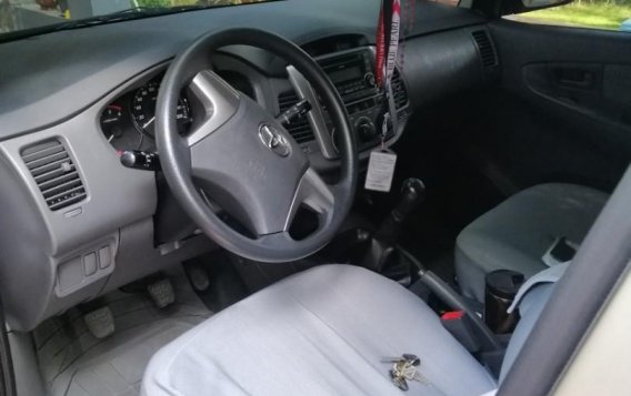 2012 Toyota Innova for sale in Cebu City -5