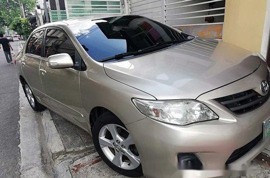 Sell Beige 2012 Toyota Corolla Altis at 75000 km -2