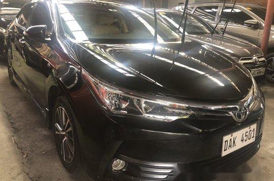 Black Toyota Corolla altis 2018 at 2200 km for sale 