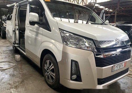 Selling White Toyota Hiace 2019 at 1200 km