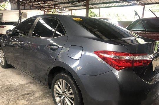 Selling Toyota Corolla altis 2017 Automatic Gasoline -3