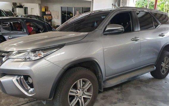 Silver Toyota Fortuner 2018 Automatic Diesel for sale-2