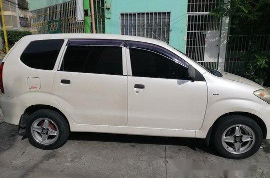 White Toyota Avanza 2011 at 80000 km for sale