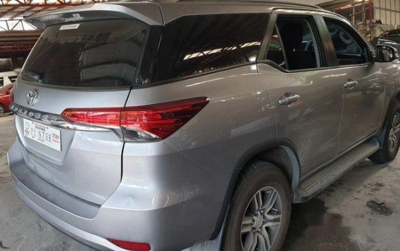 Silver Toyota Fortuner 2018 Automatic Diesel for sale-3