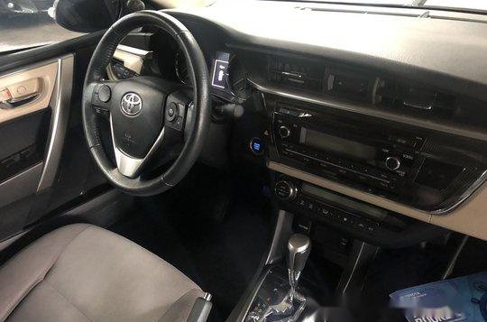 Selling Toyota Corolla altis 2017 Automatic Gasoline -6