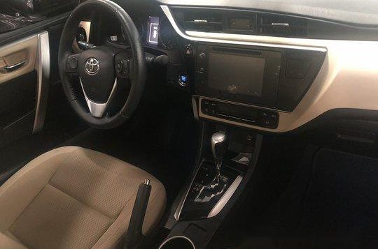 Black Toyota Corolla altis 2018 at 2200 km for sale -5