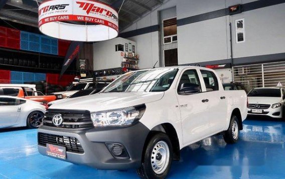White Toyota Hilux 2019 Manual Diesel for sale -5