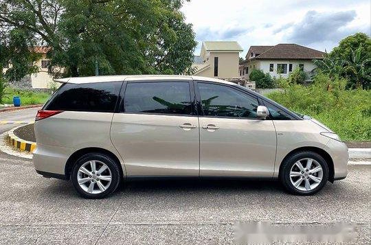 Selling Silver Toyota Previa 2010 in Quezon City-5