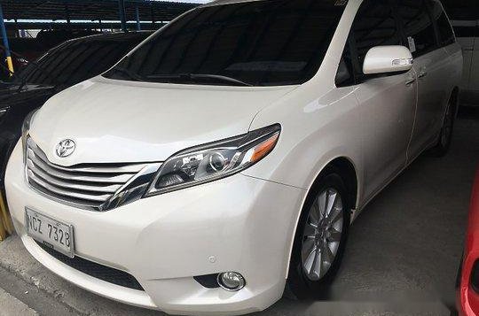 Selling Toyota Sienna 2016 at 35329 km-1