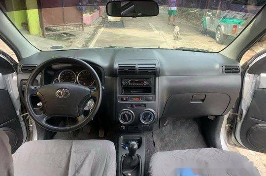 Selling Silver Toyota Avanza 2010 at 47000 km -4