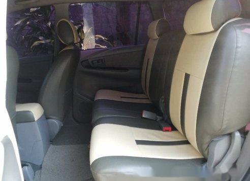 Silver Toyota Innova 2009 at 121000 km for sale -9