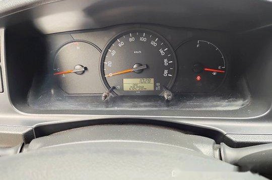 Selling White Toyota Hiace 2017 at 28000 km-10