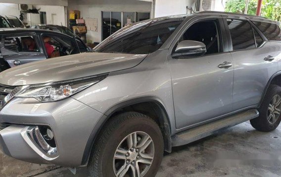 Selling Silver Toyota Fortuner 2018 Automatic Diesel at 2000 km-2