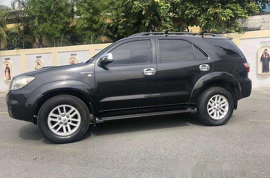 Black Toyota Fortuner 2010 Automatic Diesel for sale-8