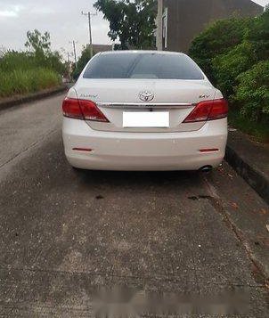 Sell White 2010 Toyota Camry Automatic Gasoline at 120000 km-1