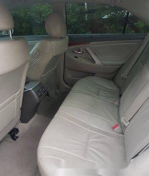 Sell White 2010 Toyota Camry Automatic Gasoline at 120000 km-4
