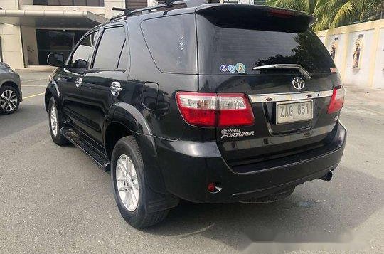 Black Toyota Fortuner 2010 Automatic Diesel for sale-5