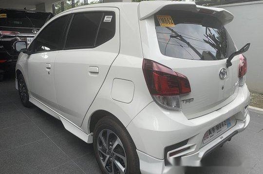 Selling White Toyota Wigo 2019 at 3600 km-4