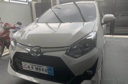 Selling White Toyota Wigo 2019 at 3600 km-2