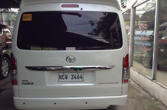 White Toyota Hiace 2018 for sale in Quezon City -4