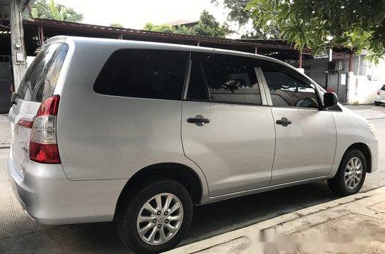 Selling Silver Toyota Innova 2015 Automatic Diesel at 22000 km-3