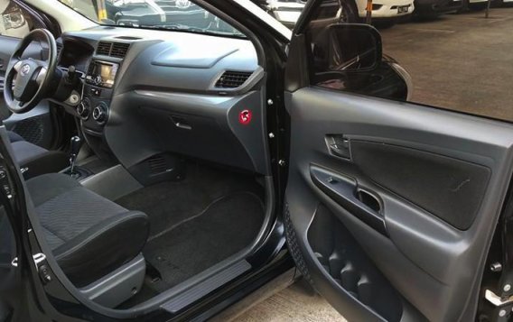 Selling Black Toyota Avanza 2017 in Pasig -4