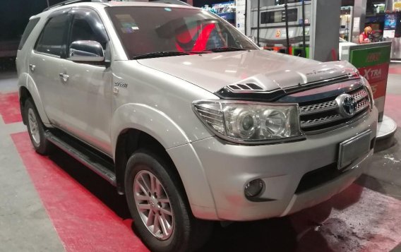 Toyota Fortuner 2010 for sale in Parañaque -1