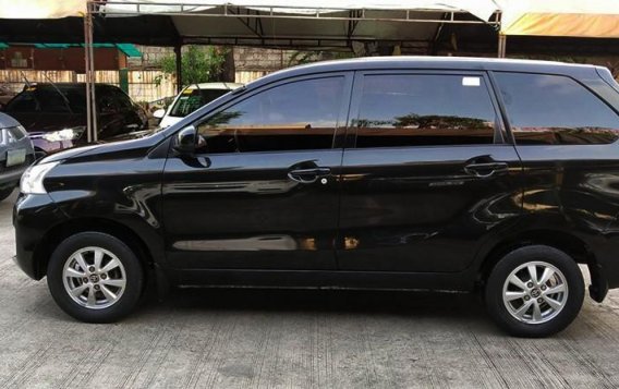 Selling Black Toyota Avanza 2017 in Pasig -3
