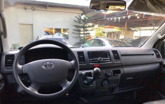 2017 Toyota Hiace for sale in Mandaue -9