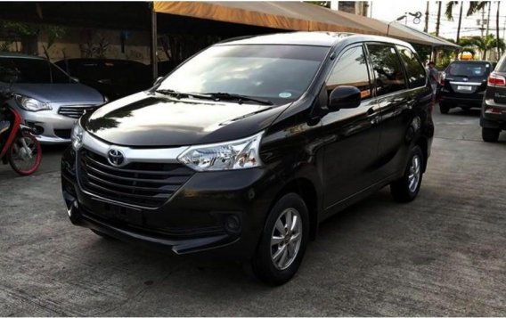 Selling Black Toyota Avanza 2017 in Pasig -1