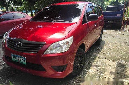 Selling Red Toyota Innova 2014 at 181000 km-1