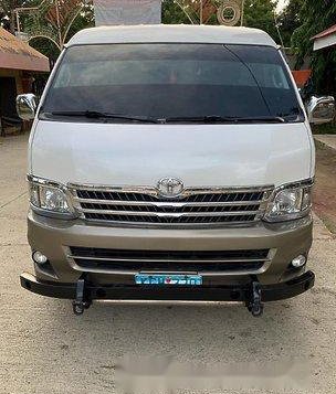 Sell White 2012 Toyota Hiace at 215000 km-1
