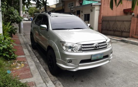 2011 Toyota Fortuner at 90000 km for sale  -1