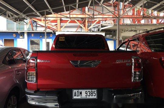 Red Toyota Hilux 2016 at 25000 km for sale-3