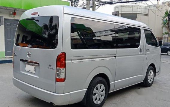 Silver Toyota Hiace 2015 at 60000 km for sale -3