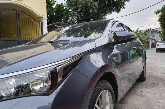 Grey Toyota Corolla Altis 2017 at 30000 km for sale -5