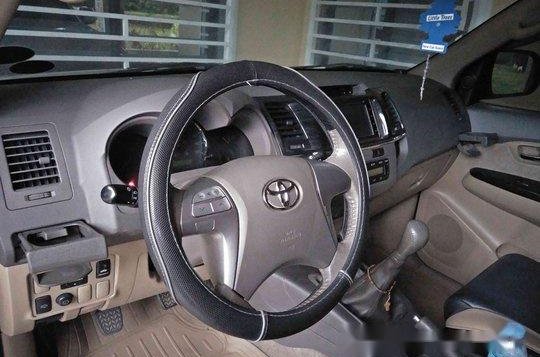 Toyota Fortuner 2012 Manual Diesel for sale  -3