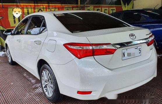 White Toyota Corolla altis 2016 Automatic Gasoline for sale-1