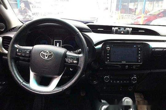 Selling Grey Toyota Hilux 2016 Manual Diesel -4