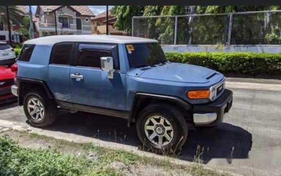 Blue Toyota Fj Cruiser 2017 at 14000 km for sale-1