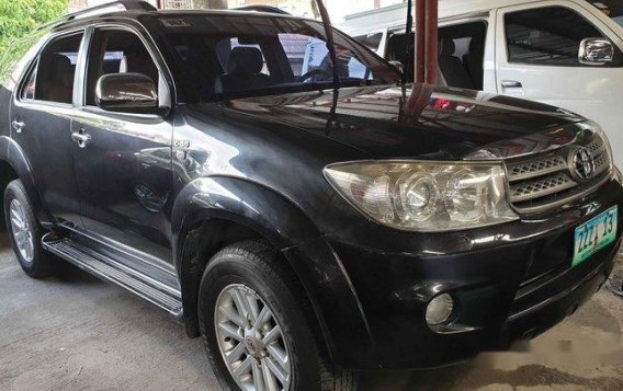 Selling Black Toyota Fortuner 2010 Automatic Diesel at 58000 km