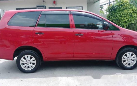 Red Toyota Innova 2013 at 83000 km for sale -6