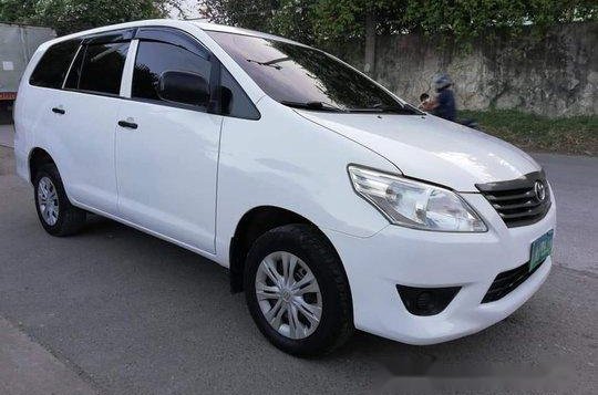 White Toyota Innova 2013 for sale in Talisay-1