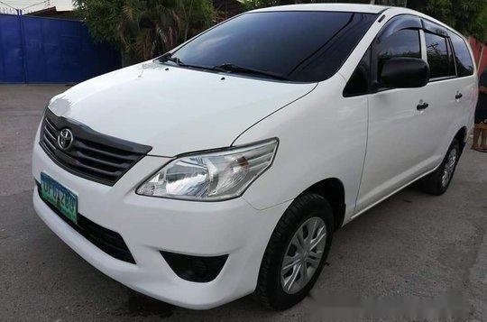 White Toyota Innova 2013 for sale in Talisay-2